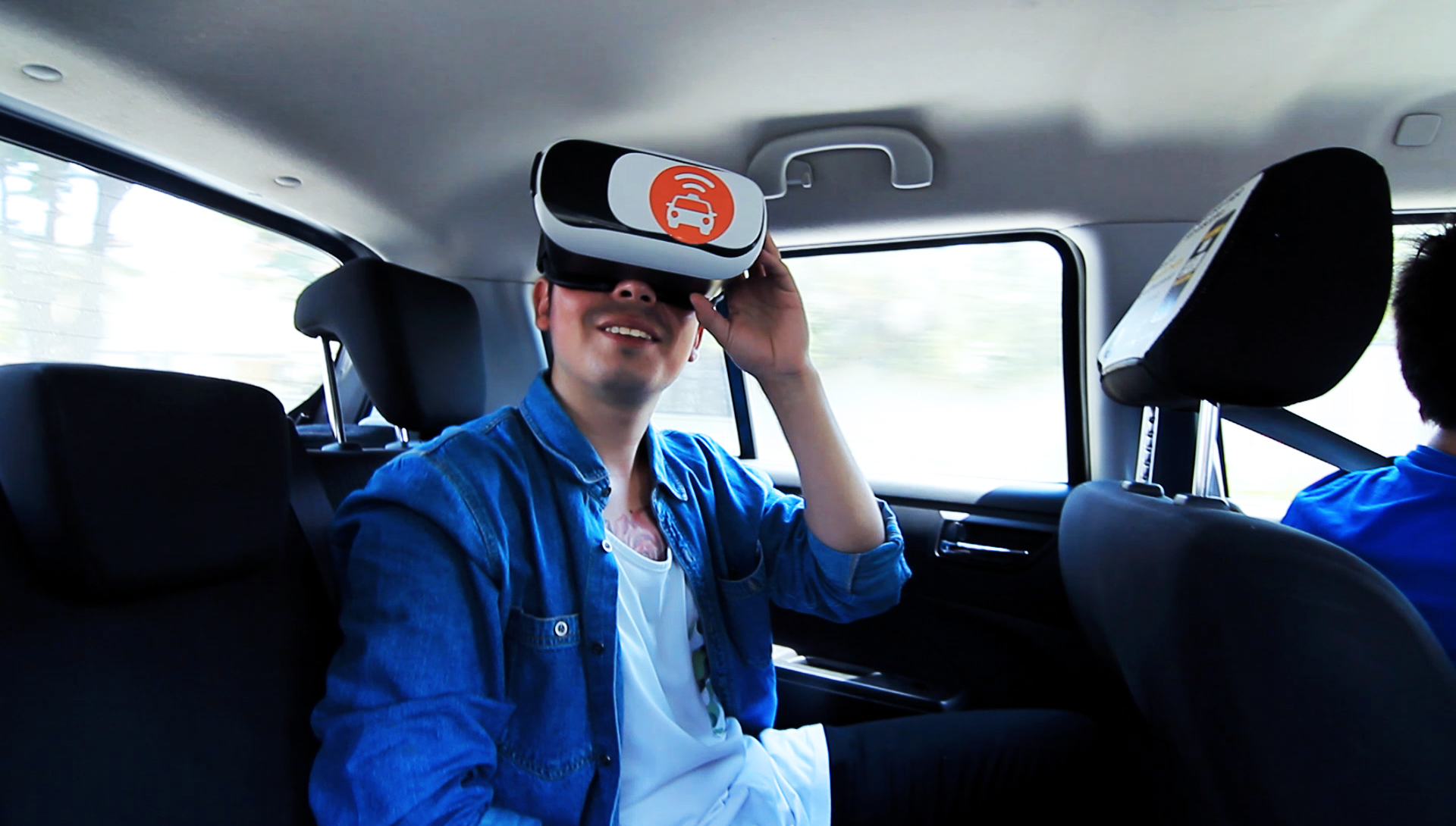 Viajes en realidad virtual causan furor entre los pasajeros de Easy Taxi