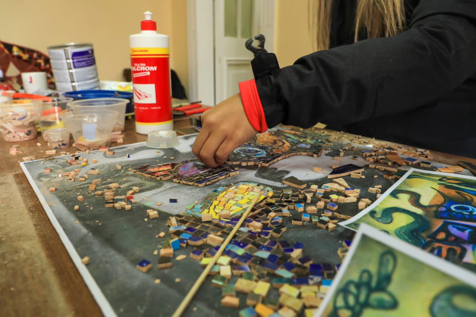 Abren inscripciones para taller de mosaico en Casa de la Cultura
