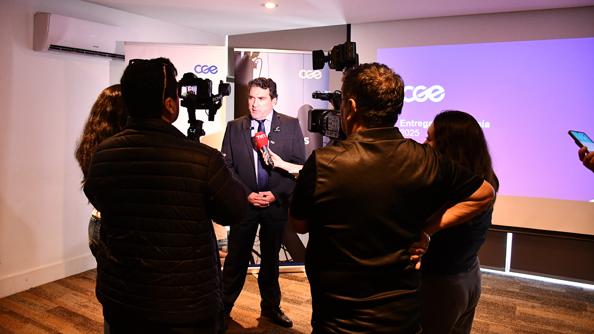 CGE realiza seminario para periodistas en medio de jornada marcada por robo de cables en Baquedano